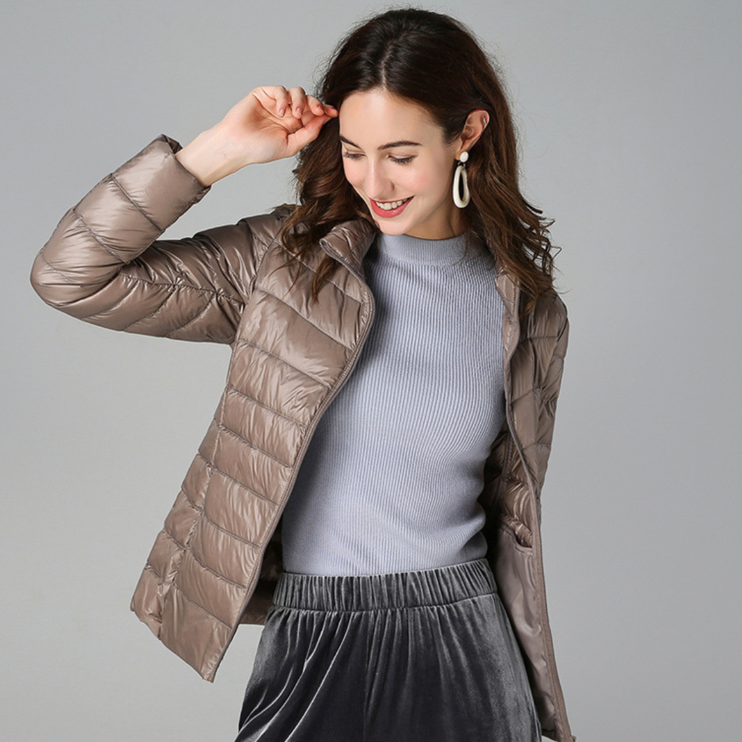Aurora Women's Jacket – Ultra-Lightweight & Versatile Waterproof Jacket for Mid-Season