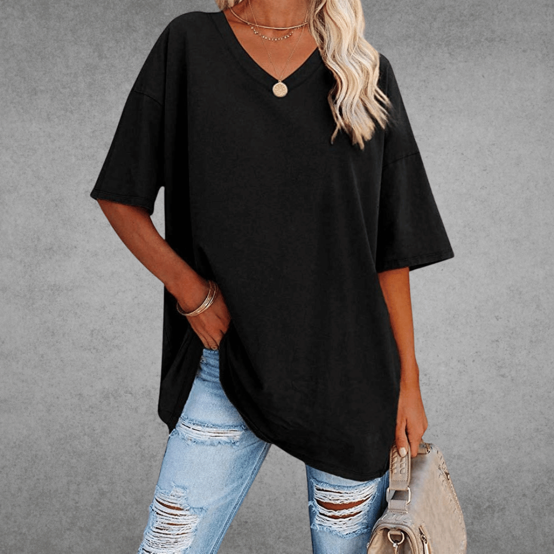 Ninon T-shirt Oversize Kvinde – Komfortabelt design med V-hals & let og åndbart stof