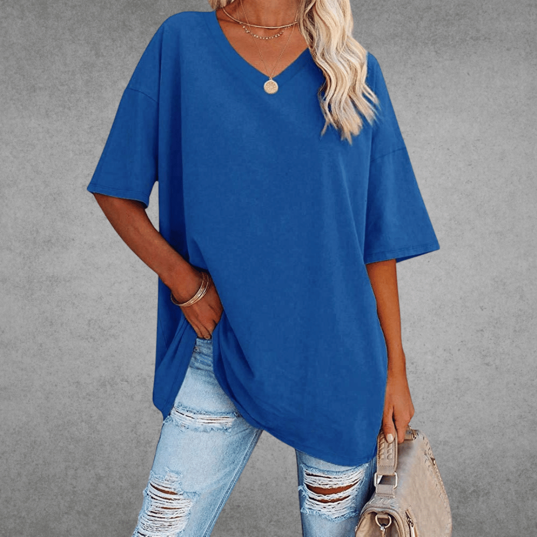 Ninon T-shirt Oversize Kvinde – Komfortabelt design med V-hals & let og åndbart stof