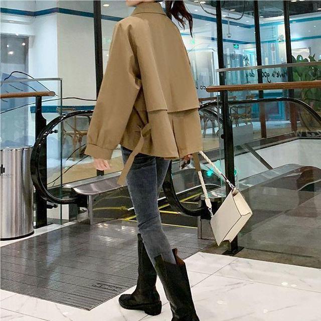Charlotte Trench Court Mujer – Chaqueta Primaveral Ligera Corte Entallado y Solapa