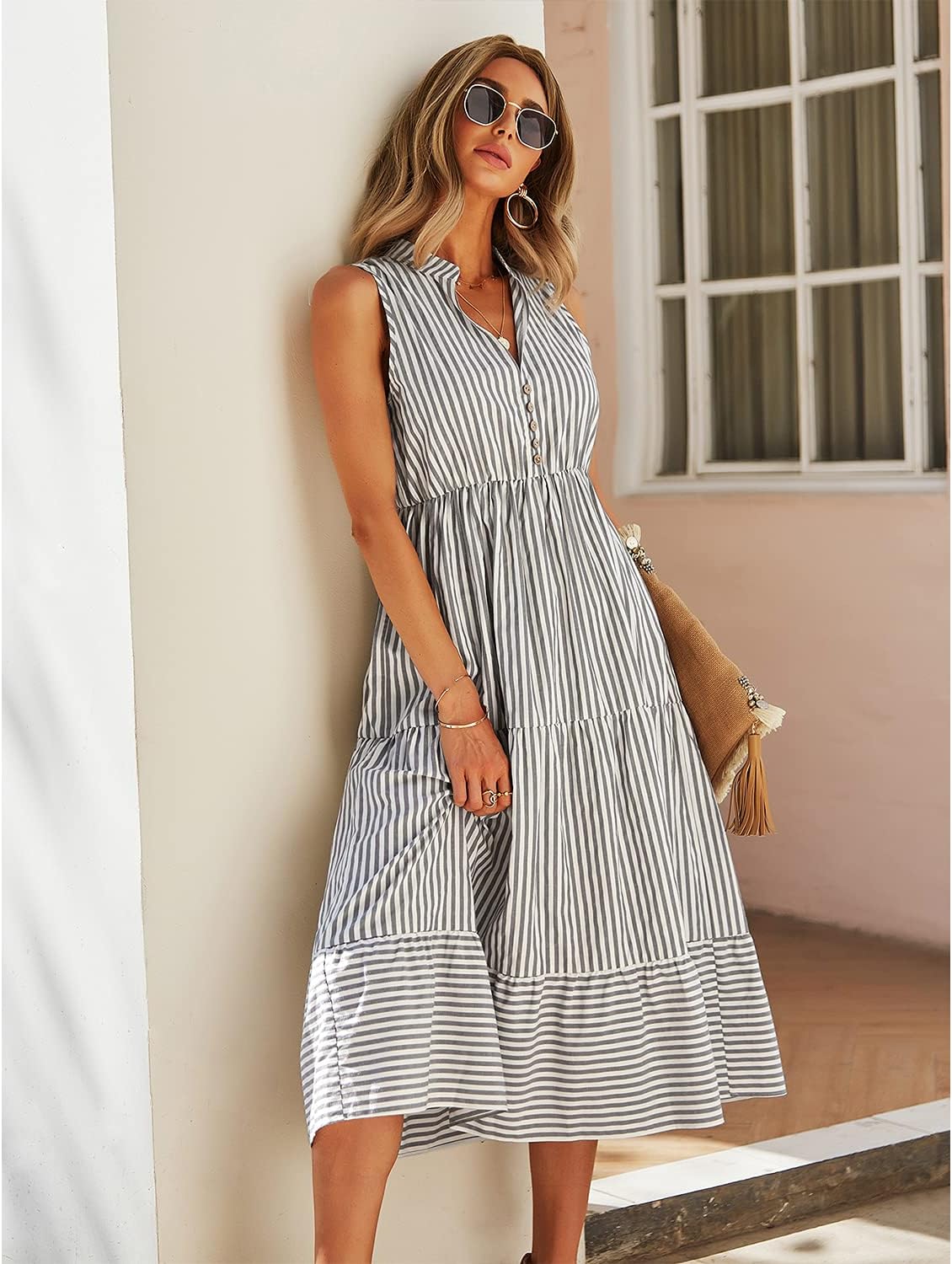 Vestido Camisa Midi Claire para Mulher – Vestido às Riscas Sem Mangas com Decote em V e Botões Elegante