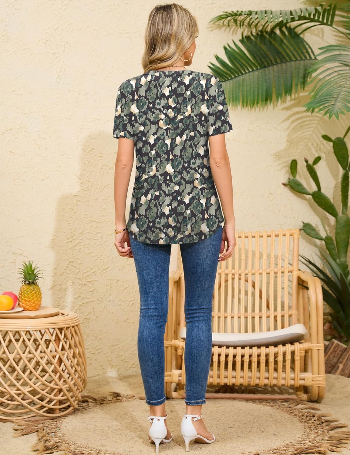 Élodie ženska bluza – elegantni top s V-izrezom, čipkom i naborima