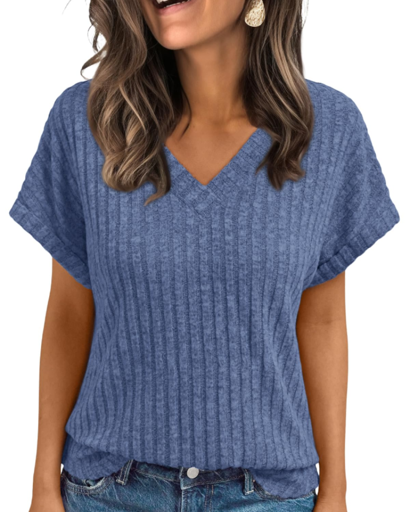 Orla Top Femme – Elegant V-halsbluse med korte ærmer, afslappet og chic løs pasform