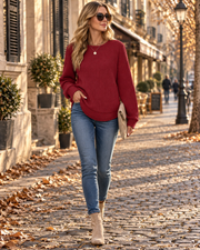 Top feminino texturado Mailie – gola redonda, mangas compridas, corte descontraído e bainha arredondada