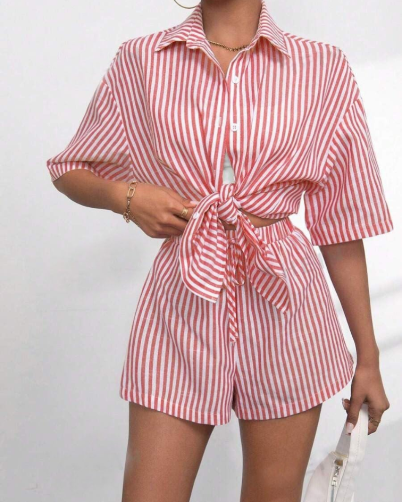 Conjunto Feminino Goldie 2 Peças – Camisa às Riscas com Gola de Lapela & Calção de Verão