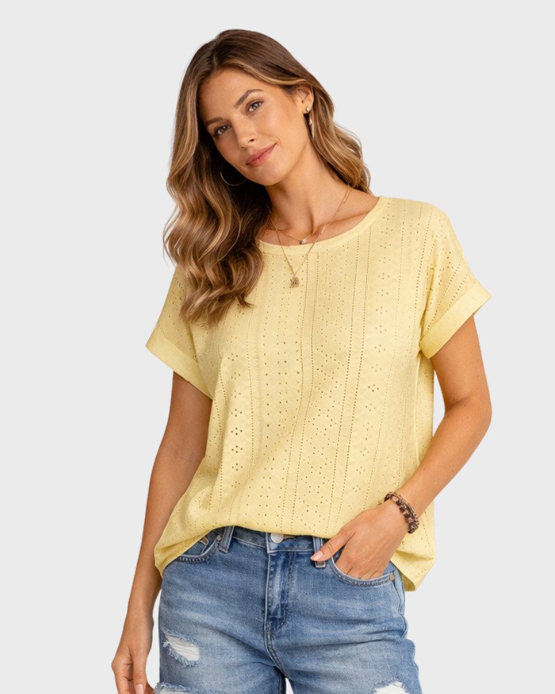 T-shirt Irenea Mulher – Corte Largo, Gola Redonda e Detalhe Elegante Vazado