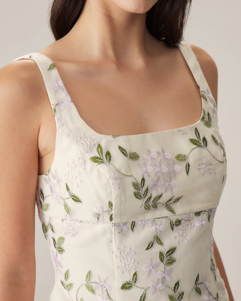 Ženski top Lison – bež cvjetni uski elegantni ljetni top bez rukava