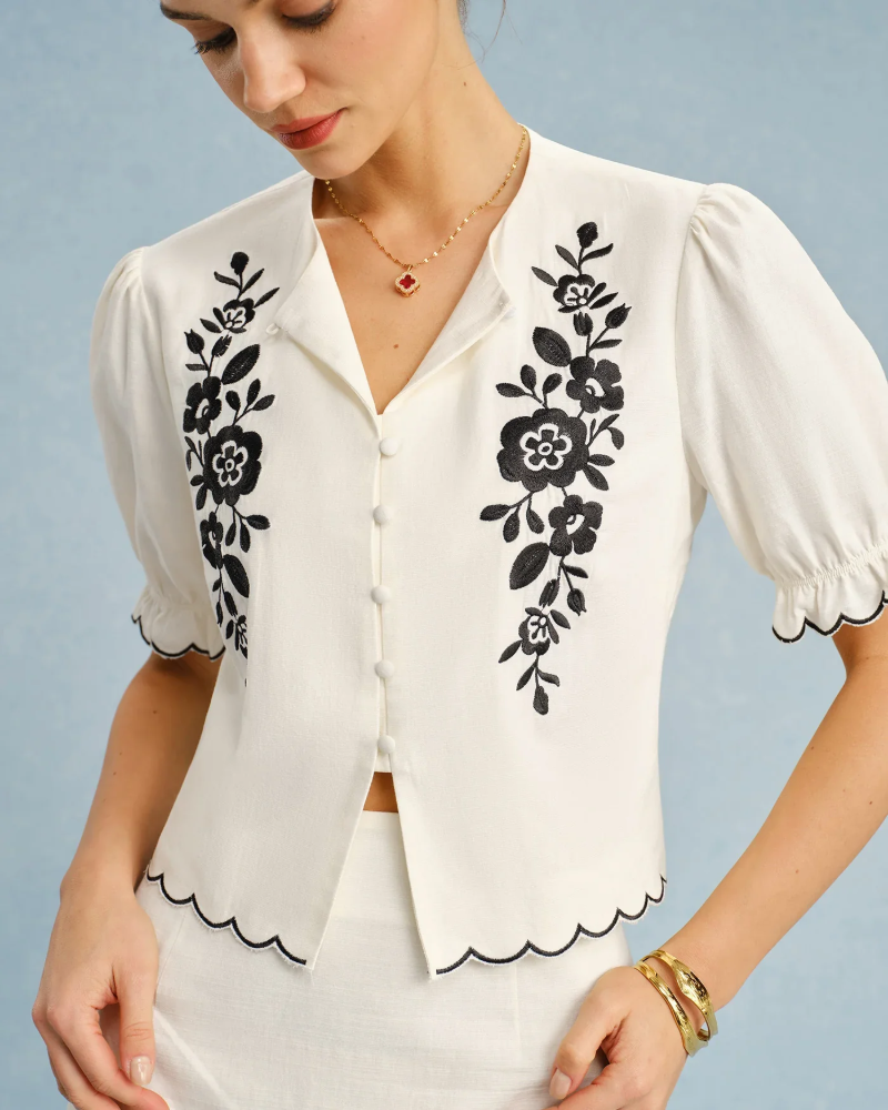 Blusa Coraline Donna – Camicetta Beige Ricamata con Maniche a Sbuffo e Dettagli a Contrasto Elegante