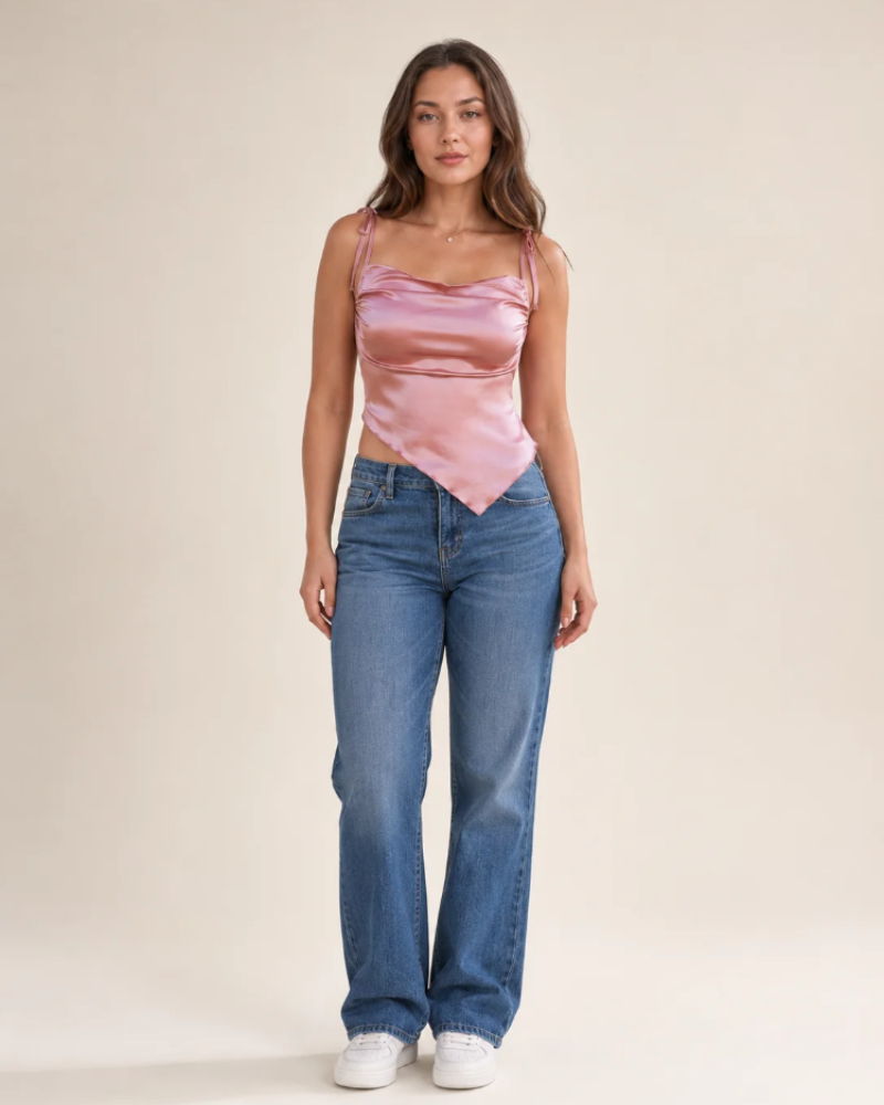 Harper Top Satin Femme – Elegantný asymetrický krátky ružový top so šnurovaním