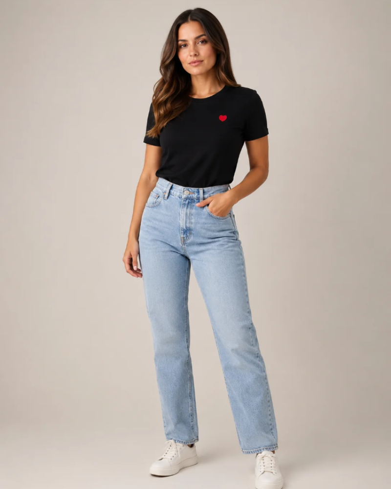 Brooke T-Shirt Femme – T-Shirt Col Rond avec Cœur Rouge Brodé et Manches Courtes