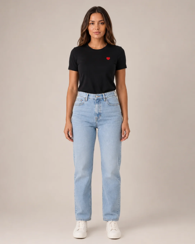 Brooke T-Shirt Femme – T-Shirt Col Rond avec Cœur Rouge Brodé et Manches Courtes