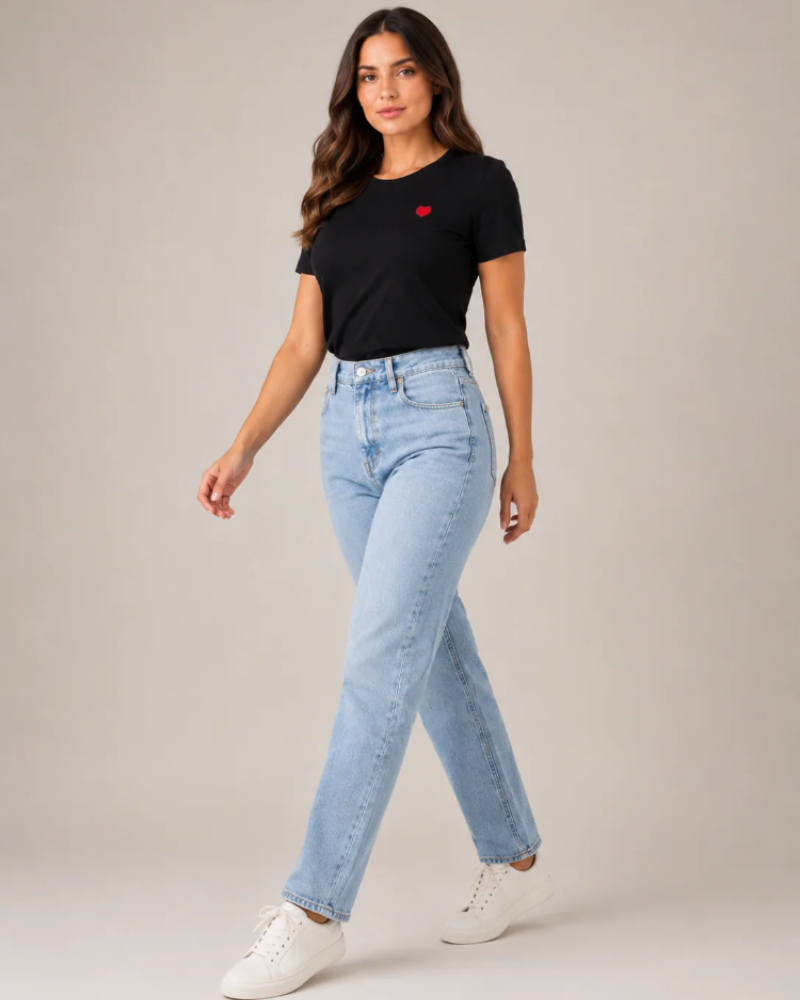 Brooke T-Shirt Femme – T-Shirt Col Rond avec Cœur Rouge Brodé et Manches Courtes