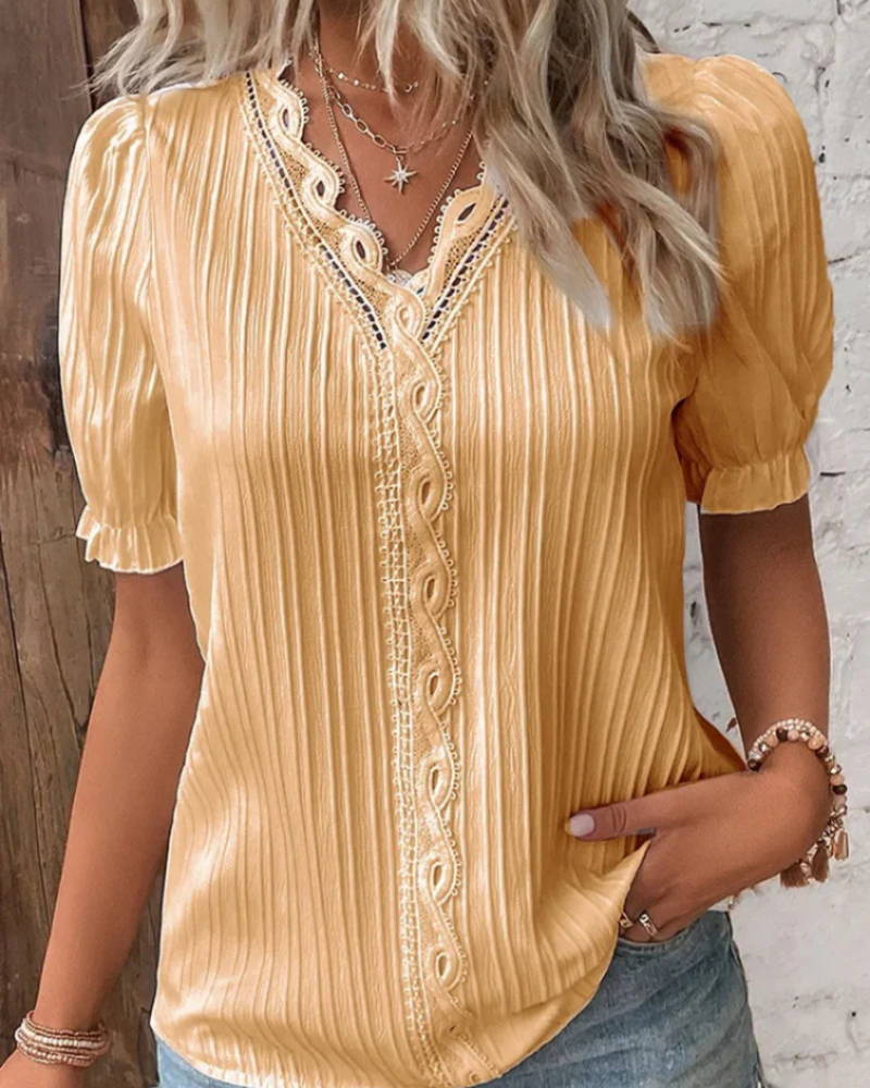 Blair Damenbluse – Elegante Bluse mit Spitzen-Details und fließendem Schnitt