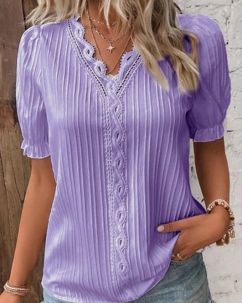 Blair Damenbluse – Elegante Bluse mit Spitzen-Details und fließendem Schnitt