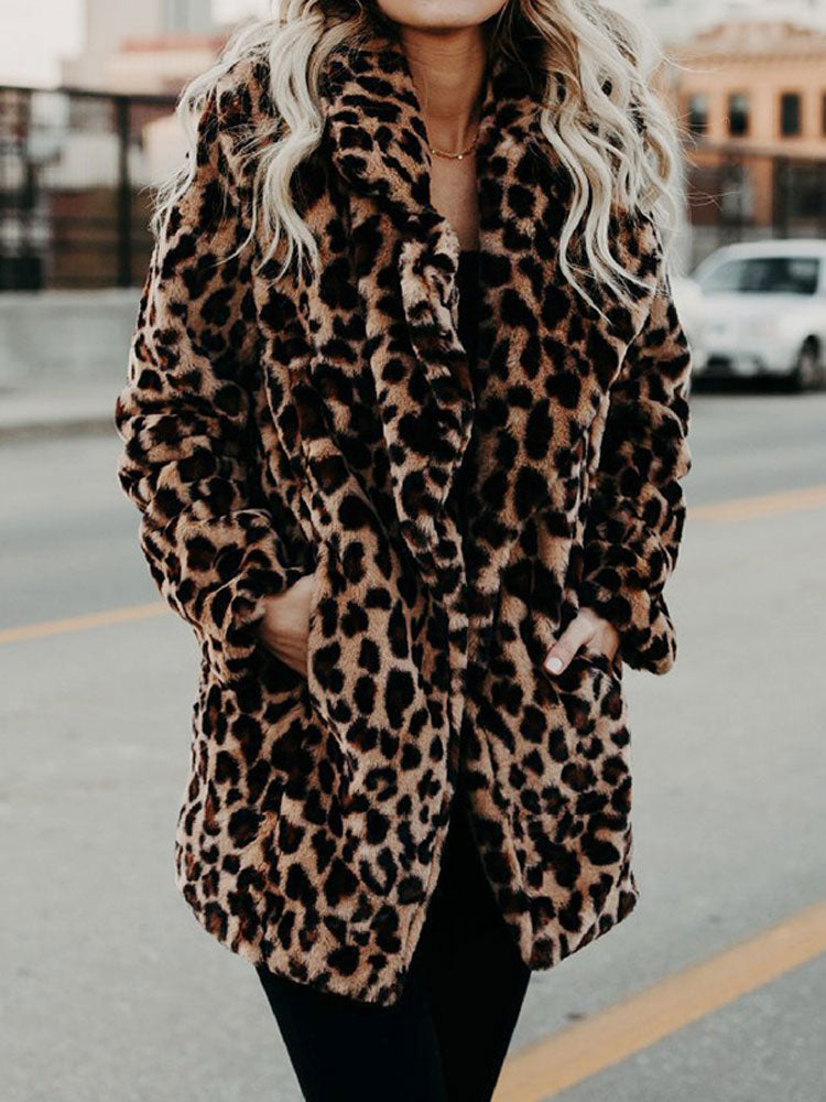 Fresia Geacă de iarnă pentru femei – Model leopard, guler oversize și căptușeală călduroasă