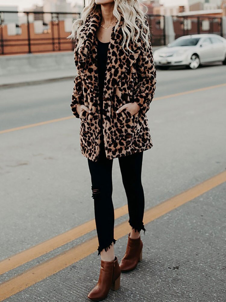 Fresia Chaqueta Invierno Mujer – Estampado Leopardo, Cuello Oversize y Forro Caliente