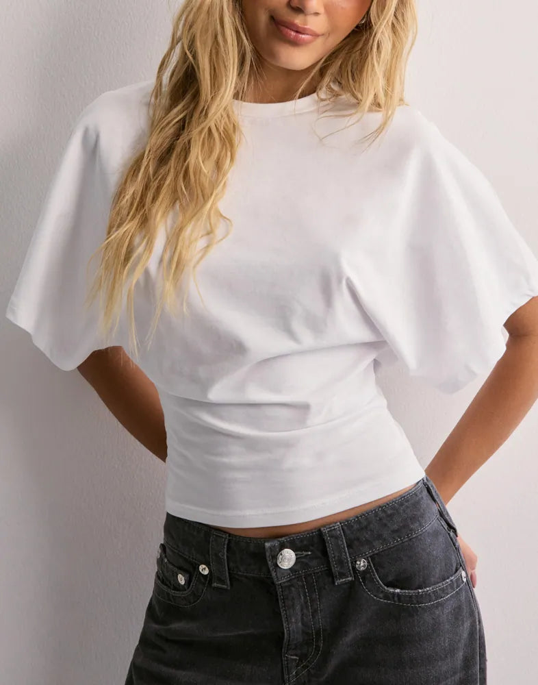 T-shirt Elegante per maglietta da donna Isabelle con maniche svasate e taglio aderente